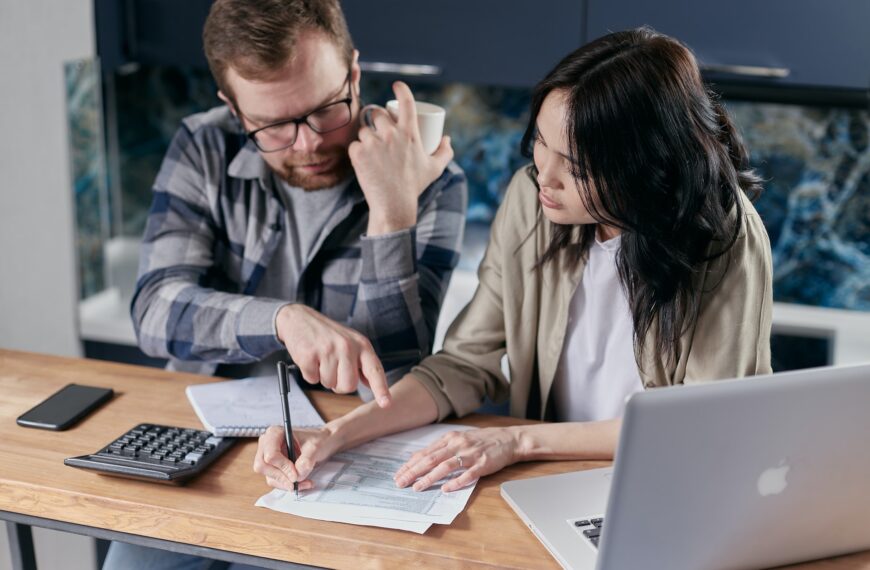 How to effectively manage funds as a couple